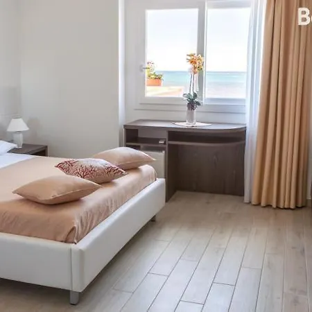 Bead E Breakfast Estasi Sul Mar Alojamento de Acomodação e Pequeno-almoço